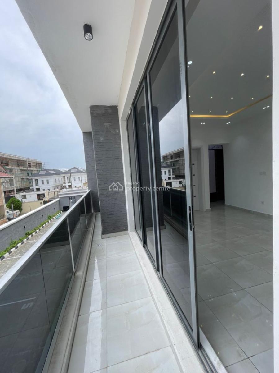 Serviced with 24/7 Power Supply 3 Bedroom En-suite Flat, Lekki Phase 1, Lekki, Lagos, Flat / Apartment for Rent