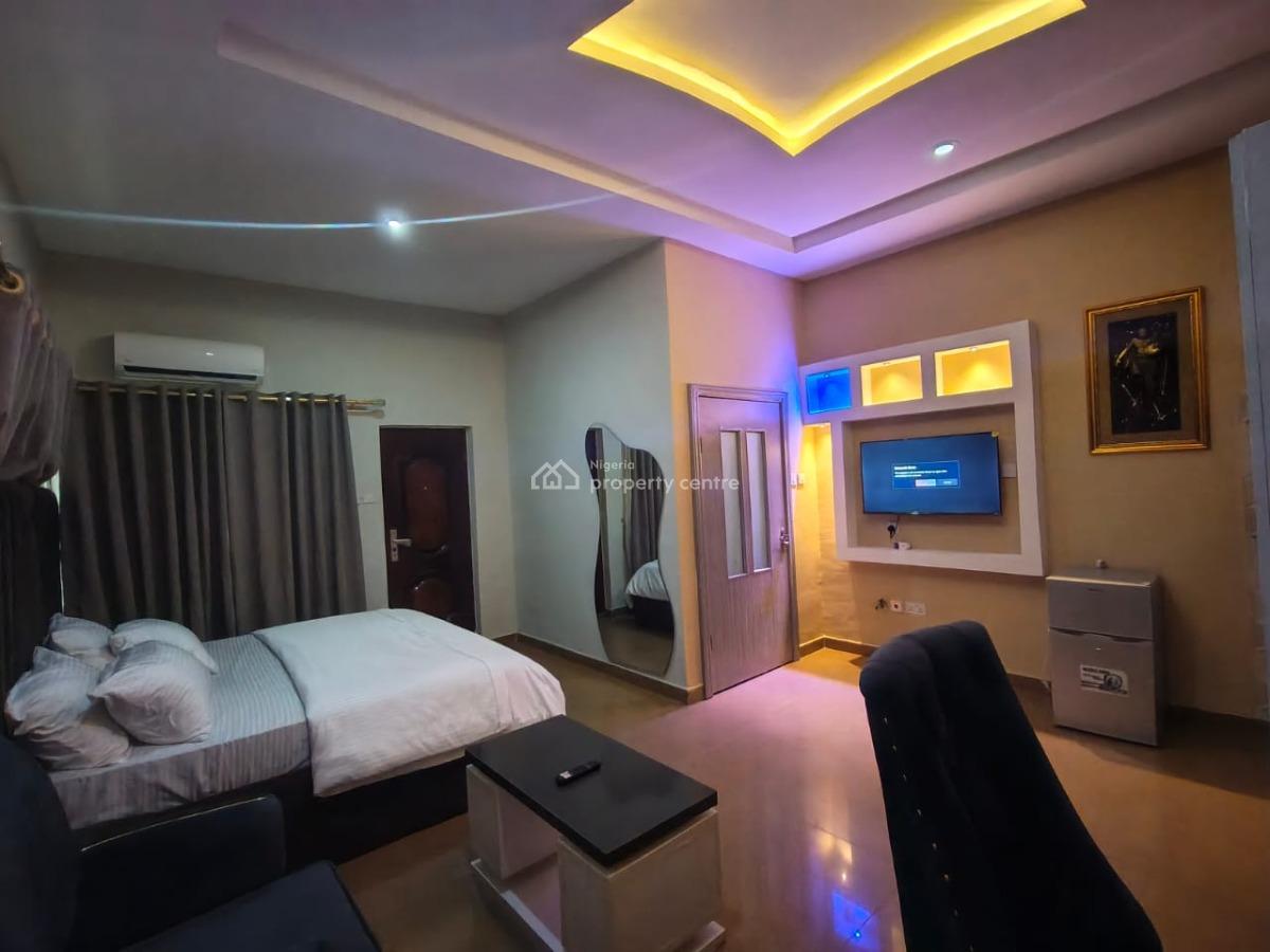 1 Bedroom Miniflat, Adeyemo Akapo, Omole Phase 1, Ikeja, Lagos, Flat / Apartment Short Let