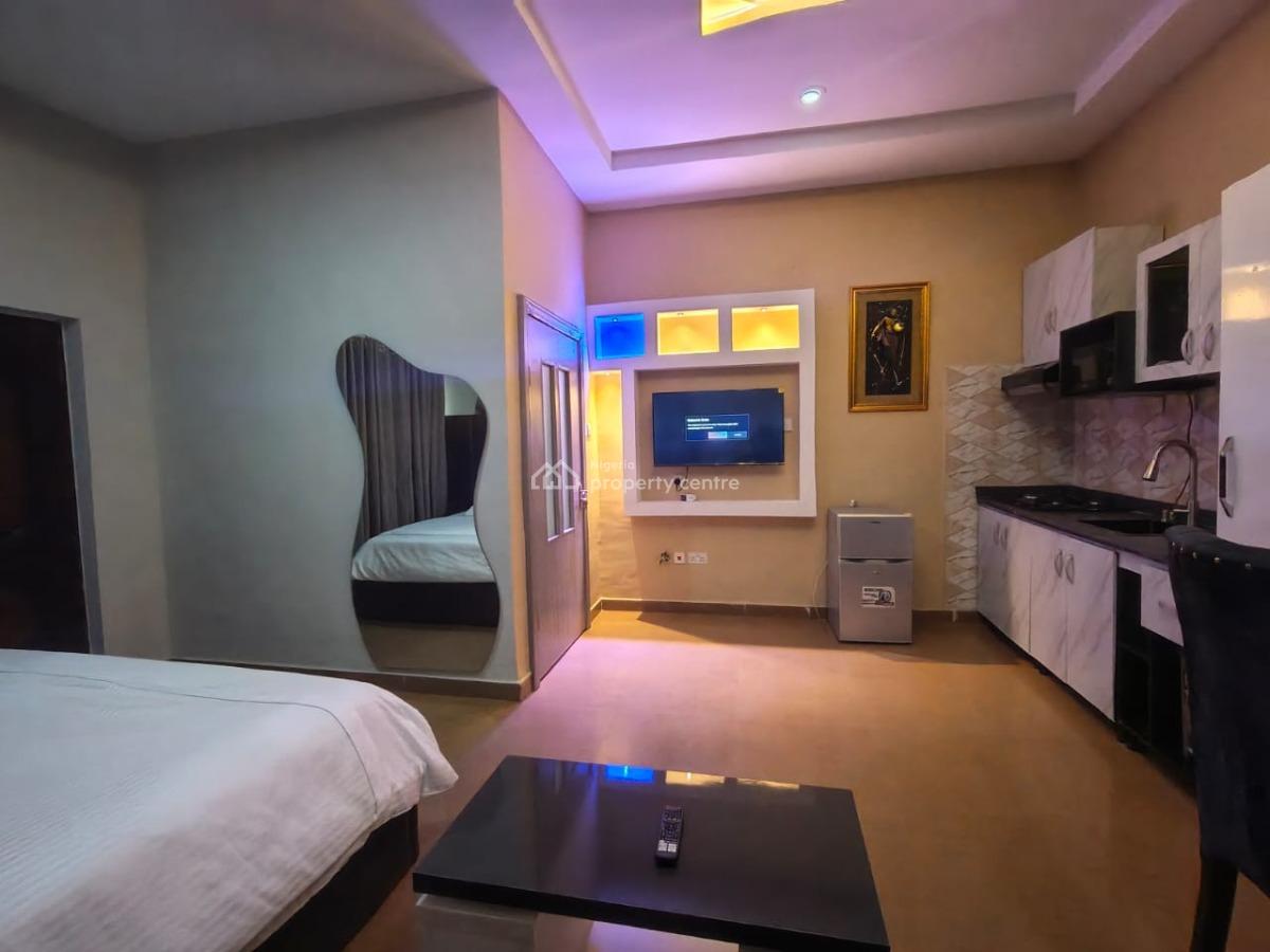 1 Bedroom Miniflat, Adeyemo Akapo, Omole Phase 1, Ikeja, Lagos, Flat / Apartment Short Let