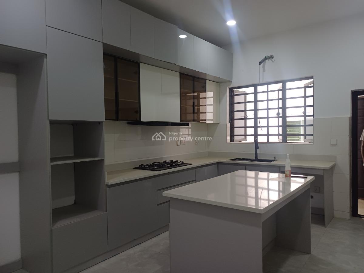 Luxury 3-bedroom Apartment with Bq, Lekki Phase 1, Lekki, Lagos, Flat / Apartment for Sale