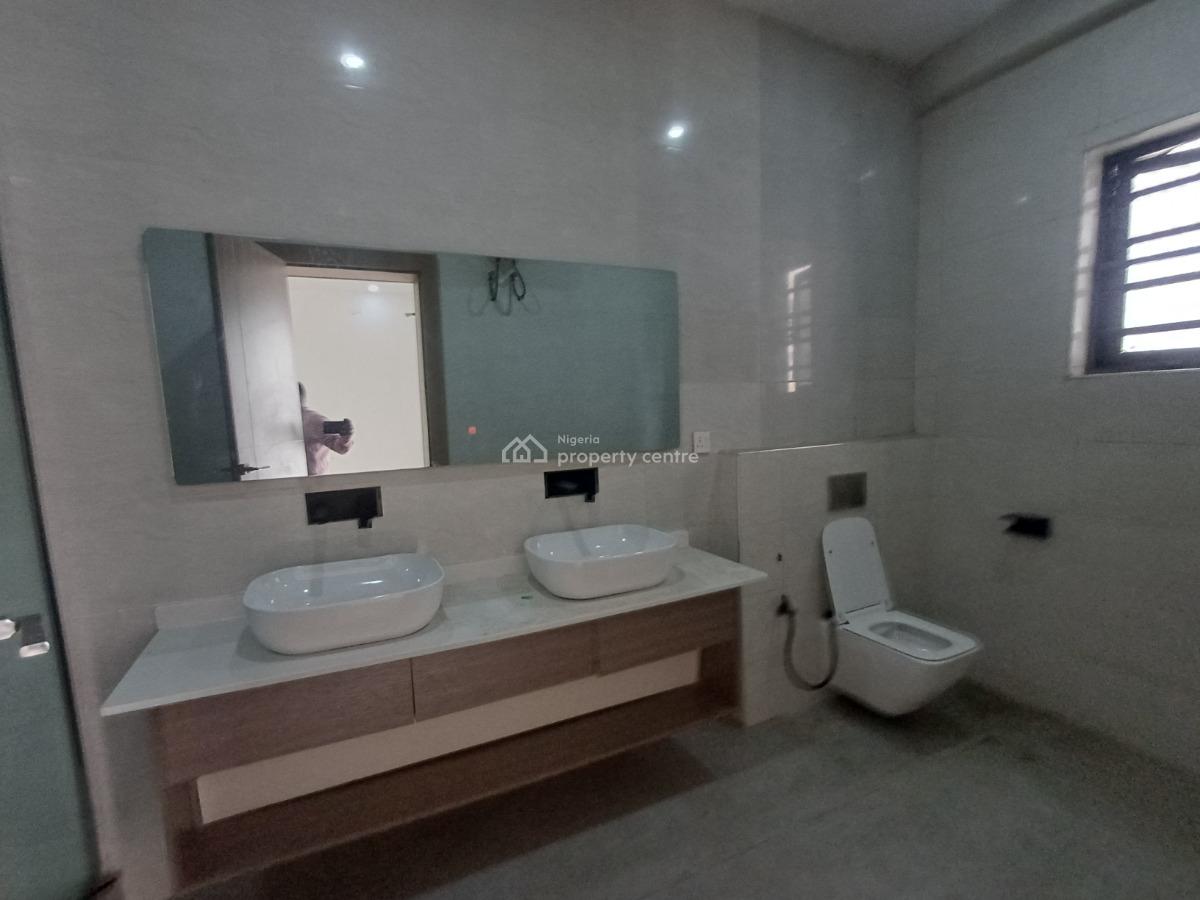 Luxury 3-bedroom Apartment with Bq, Lekki Phase 1, Lekki, Lagos, Flat / Apartment for Sale