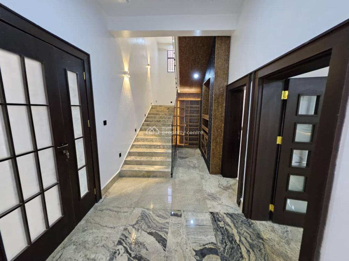 6 Bedrooms Fully Detached Penthouse Duplex with 2 Rooms Self Contain, Gwarinpa, Abuja, Detached Duplex for Sale