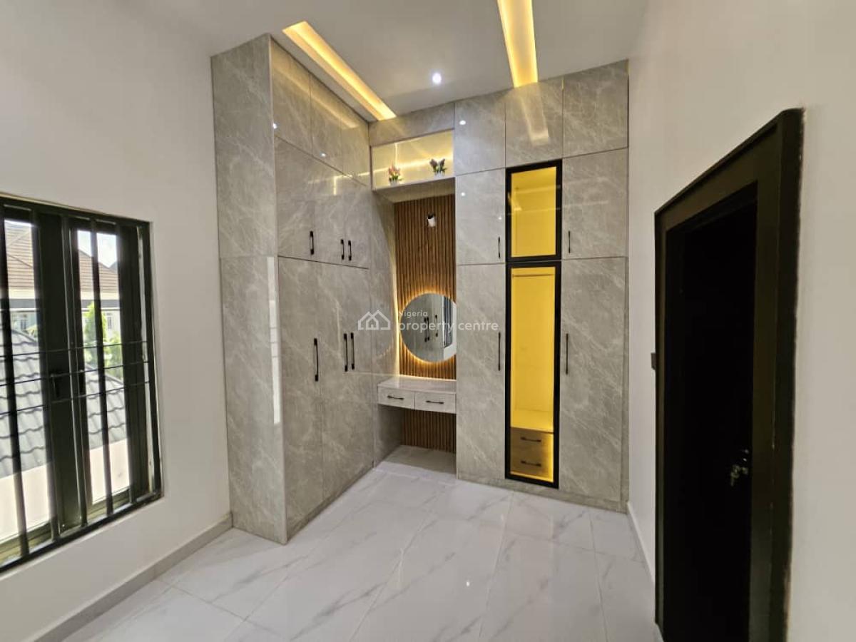 6 Bedrooms Fully Detached Penthouse Duplex with 2 Rooms Self Contain, Gwarinpa, Abuja, Detached Duplex for Sale