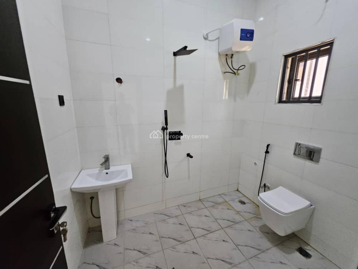 6 Bedrooms Fully Detached Penthouse Duplex with 2 Rooms Self Contain, Gwarinpa, Abuja, Detached Duplex for Sale