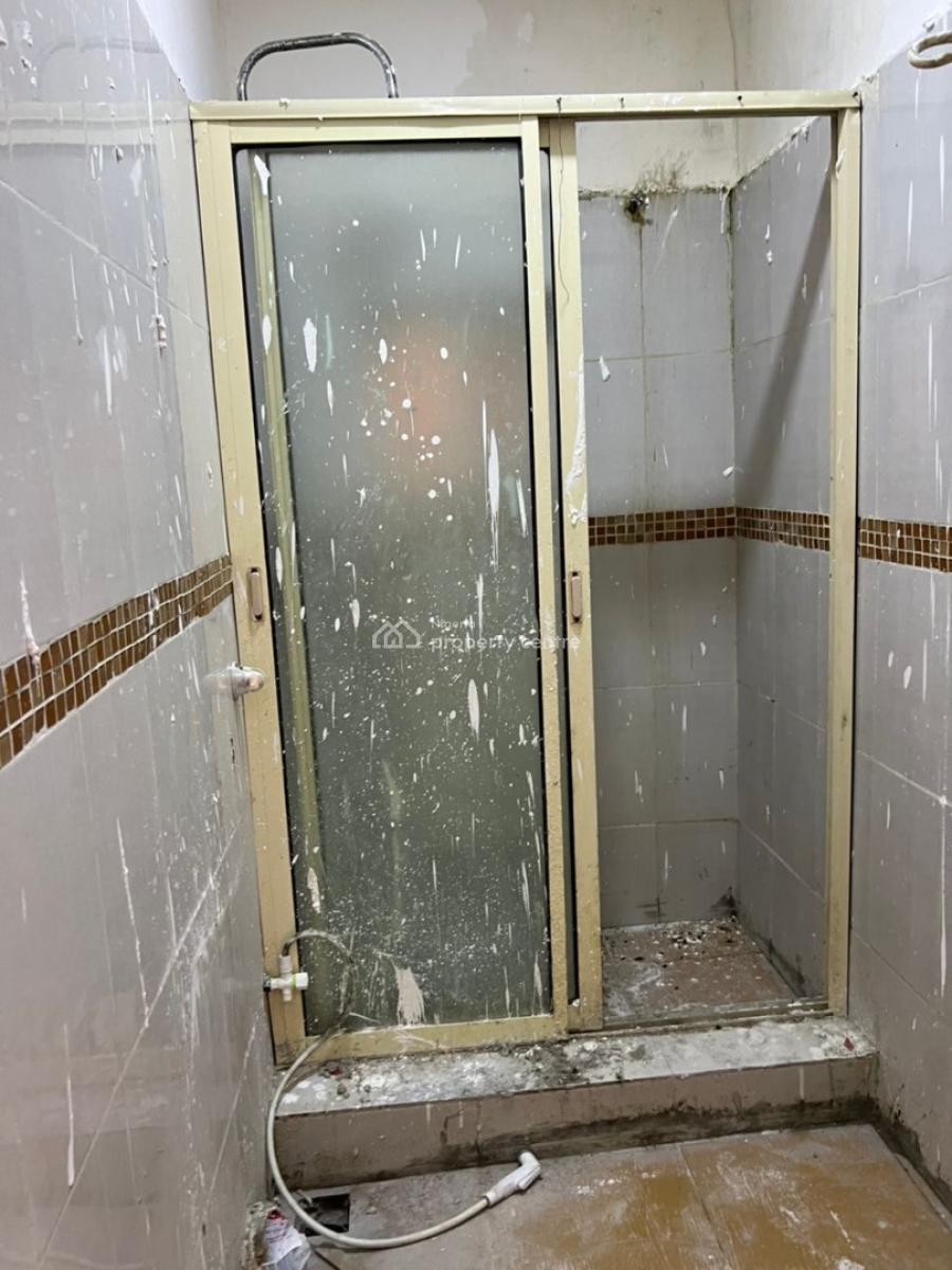 Spacious 3 Bedroom Flat, Lagoon School Axis, Lekki Phase 1, Lekki, Lagos, Flat / Apartment for Rent