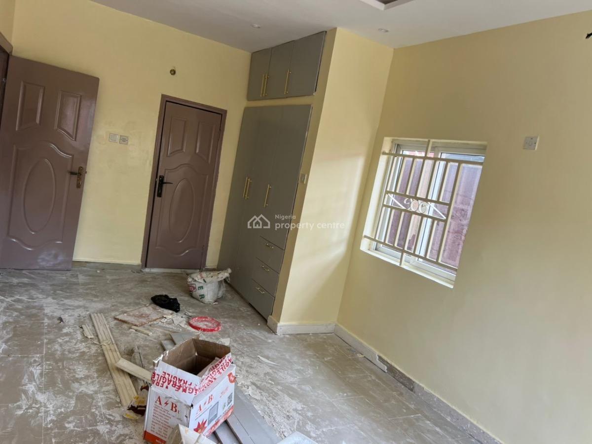 Spacious 3 Bedroom Flat, Lagoon School Axis, Lekki Phase 1, Lekki, Lagos, Flat / Apartment for Rent