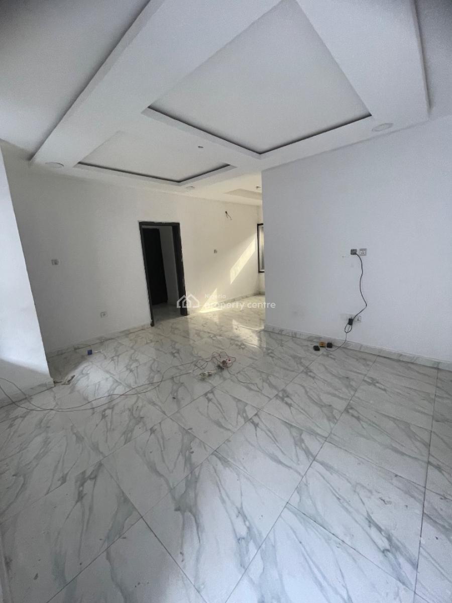 Well Maintained 2 Bedroom Apartment, Osapa, Lekki, Lagos, Flat / Apartment for Rent