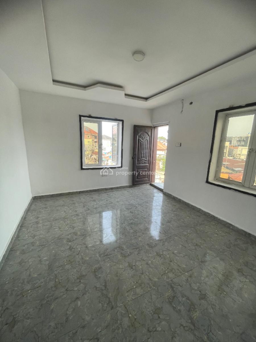 Well Maintained 2 Bedroom Apartment, Osapa, Lekki, Lagos, Flat / Apartment for Rent