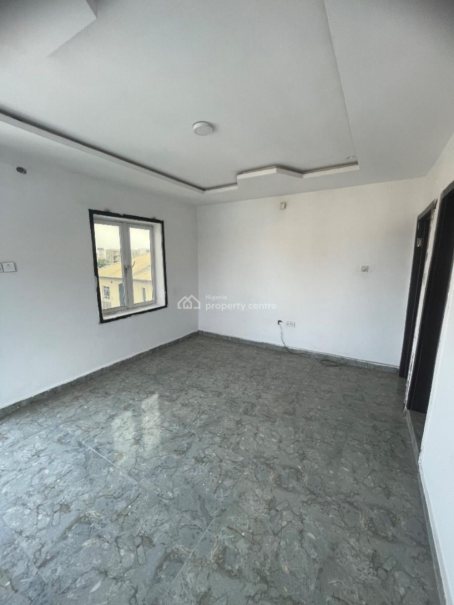 Well Maintained 2 Bedroom Apartment, Osapa, Lekki, Lagos, Flat / Apartment for Rent