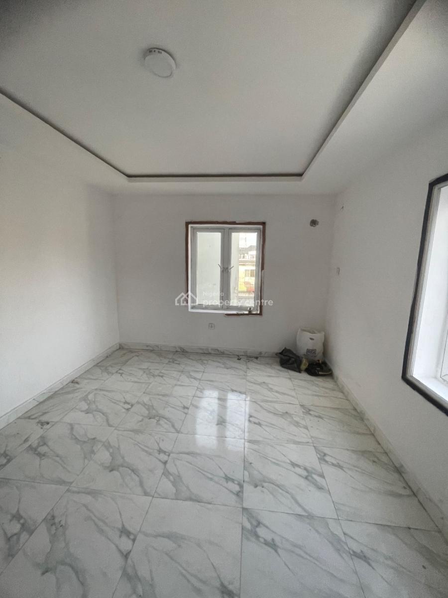 Well Maintained 2 Bedroom Apartment, Osapa, Lekki, Lagos, Flat / Apartment for Rent