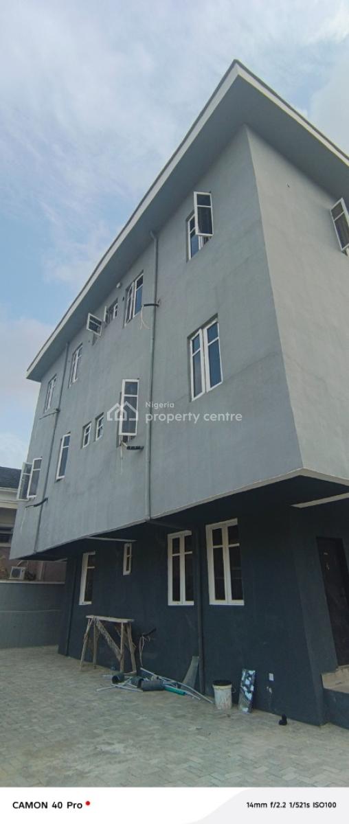 Clean Two Bedroom Flat Upstairs in Bakare Estate, Bakare Estate, Lekki, Lagos, Flat / Apartment for Rent