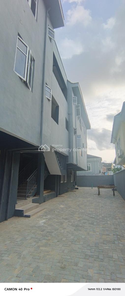 Clean Mini Flat in Bakare Estate Off Agungi Road, Bakare Estate, Agungi, Lekki, Lagos, Mini Flat (room and Parlour) for Rent