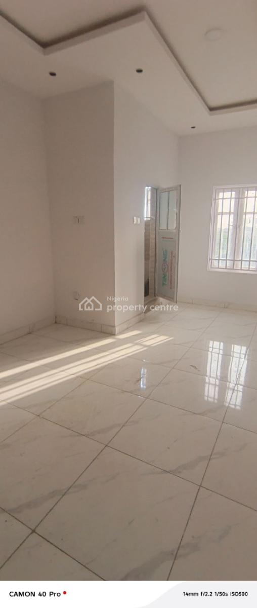 Clean Mini Flat in Bakare Estate Off Agungi Road, Bakare Estate, Agungi, Lekki, Lagos, Mini Flat (room and Parlour) for Rent