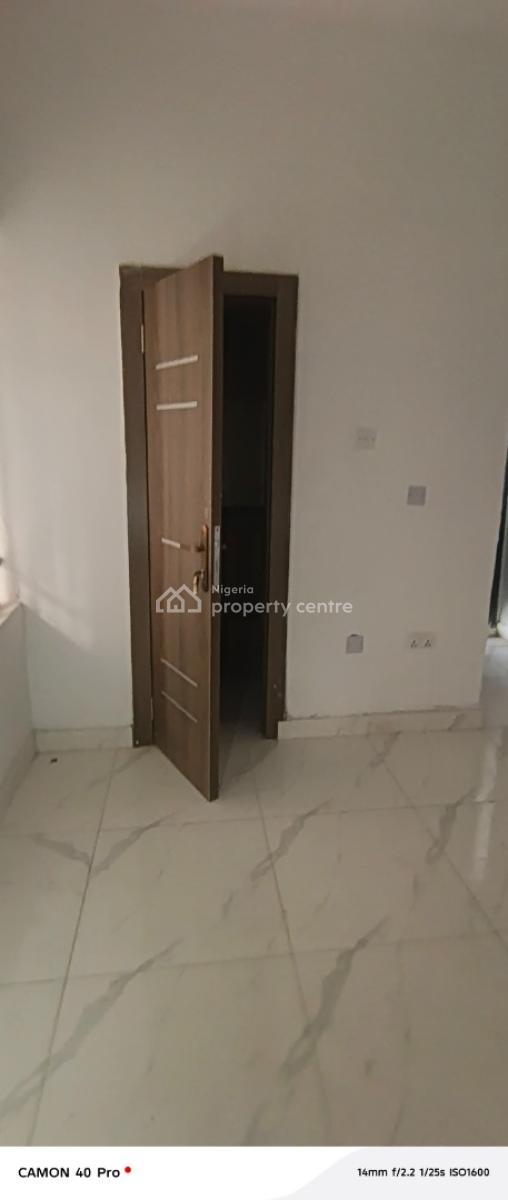 Clean and Sharp Mini Flat in Bakare Estate, Bakare Estate, Lekki, Lagos, Mini Flat (room and Parlour) for Rent