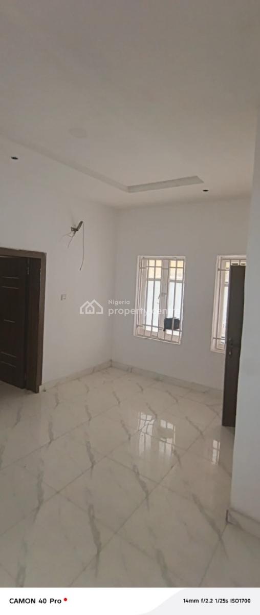 Clean and Sharp Mini Flat in Bakare Estate, Bakare Estate, Lekki, Lagos, Mini Flat (room and Parlour) for Rent