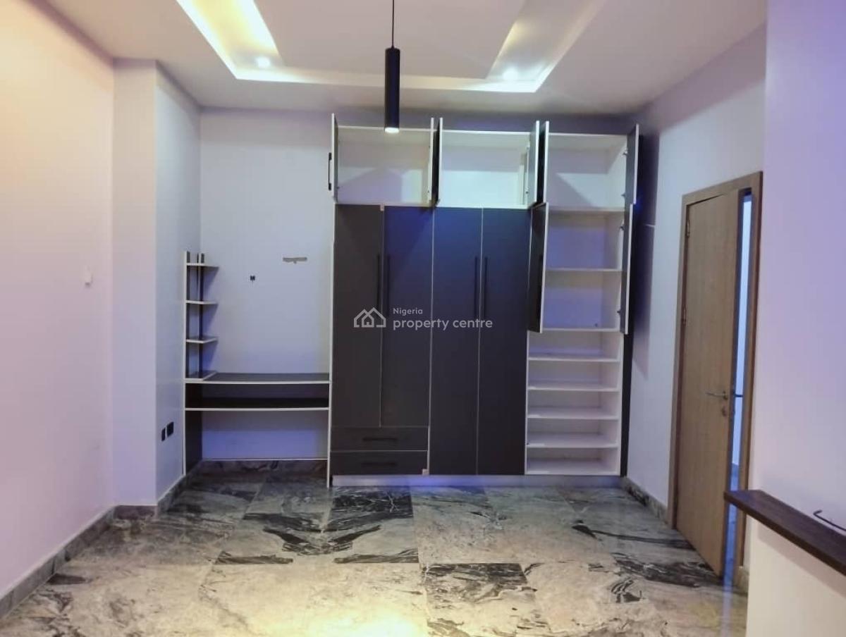 Luxury 5-bedroom Detached Duplex with Pool & Guest Chalets --- Guzape, Proximity to Coza Church & Fha Estate, Guzape District, Abuja, Detached Duplex for Rent