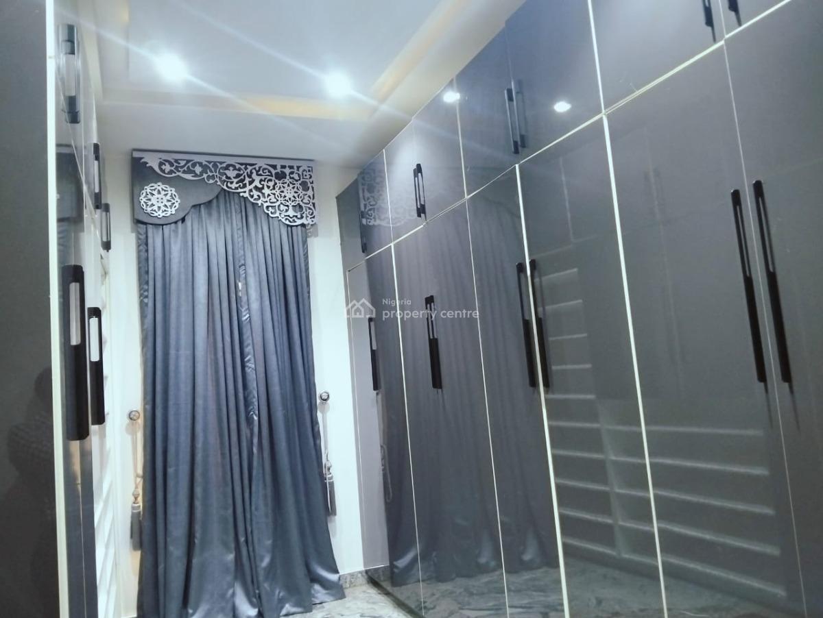 Luxury 5-bedroom Detached Duplex with Pool & Guest Chalets --- Guzape, Proximity to Coza Church & Fha Estate, Guzape District, Abuja, Detached Duplex for Rent