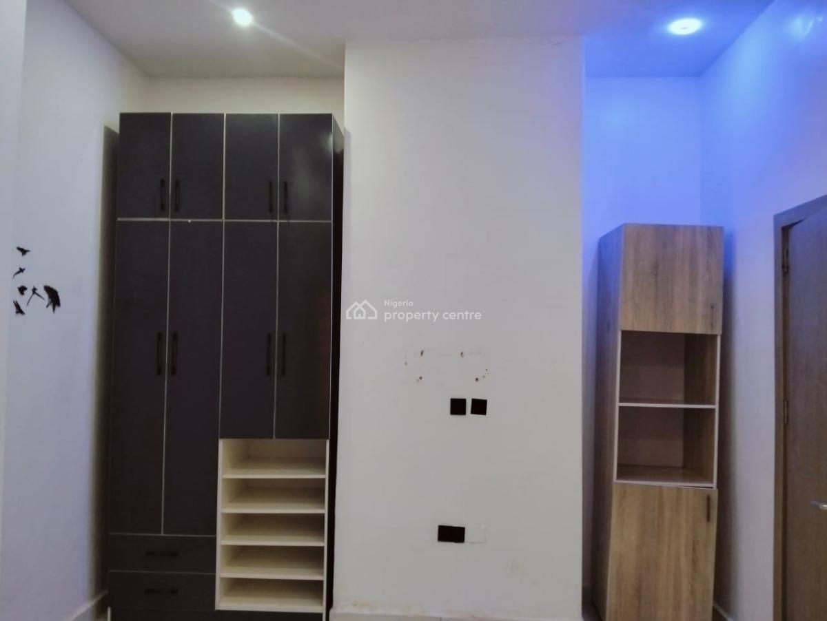 Luxury 5-bedroom Detached Duplex with Pool & Guest Chalets --- Guzape, Proximity to Coza Church & Fha Estate, Guzape District, Abuja, Detached Duplex for Rent