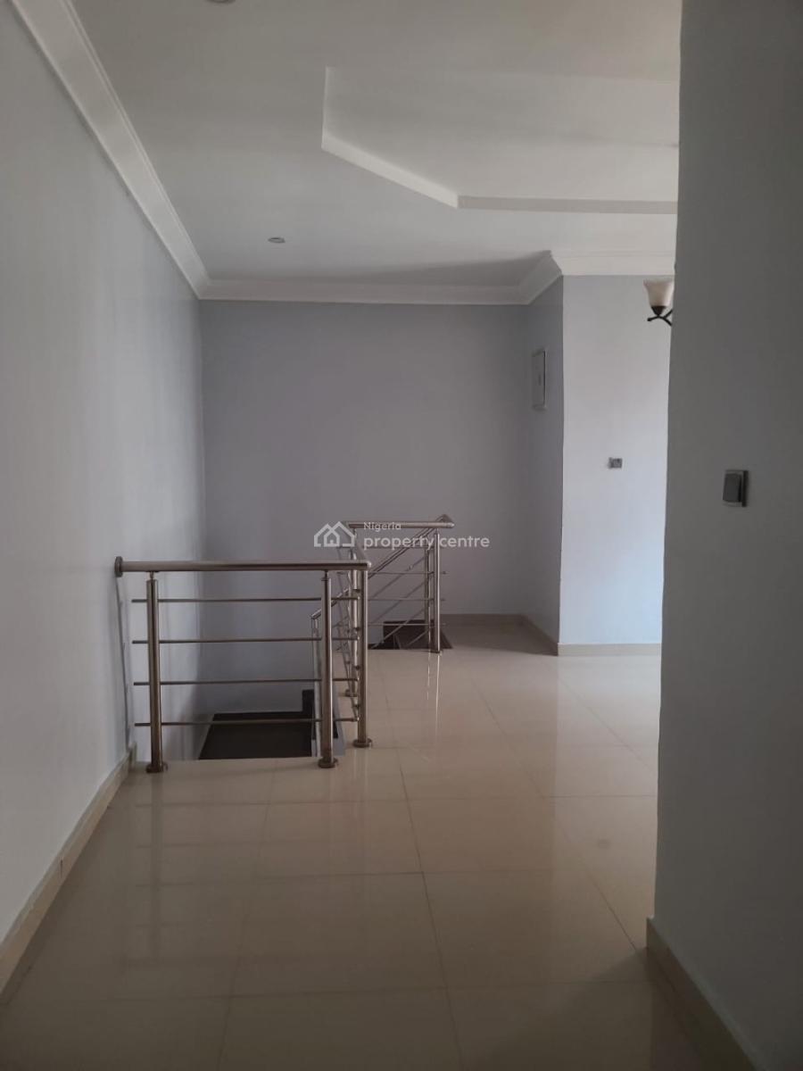 Decent 4-bedroom Terrace Plus Bq, Gra Phase 2, Magodo, Lagos, Terraced Duplex for Rent