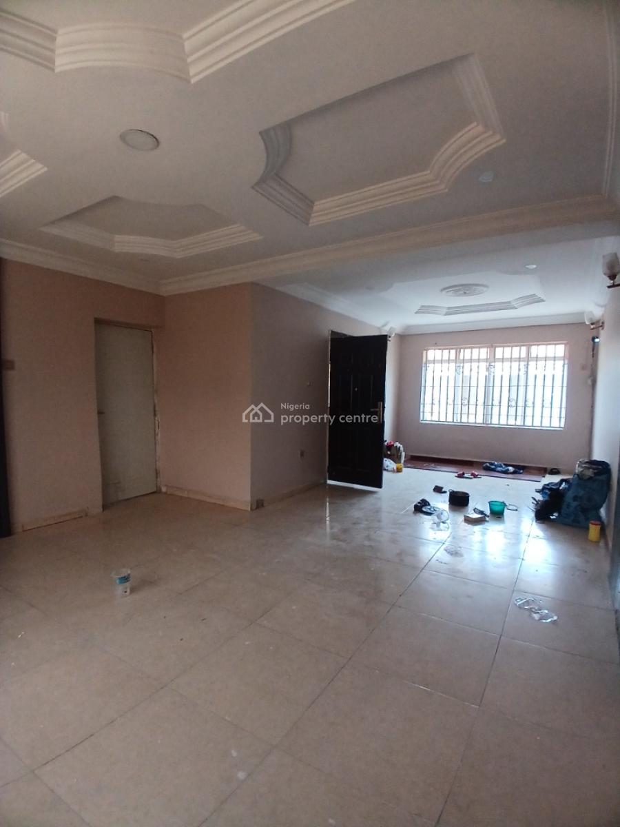 Well Renovated 4 Bedroom Semi Detached with 1room Bq, Guzape Abuja Diplomatic Zone, Guzape District, Abuja, Semi-detached Duplex for Sale