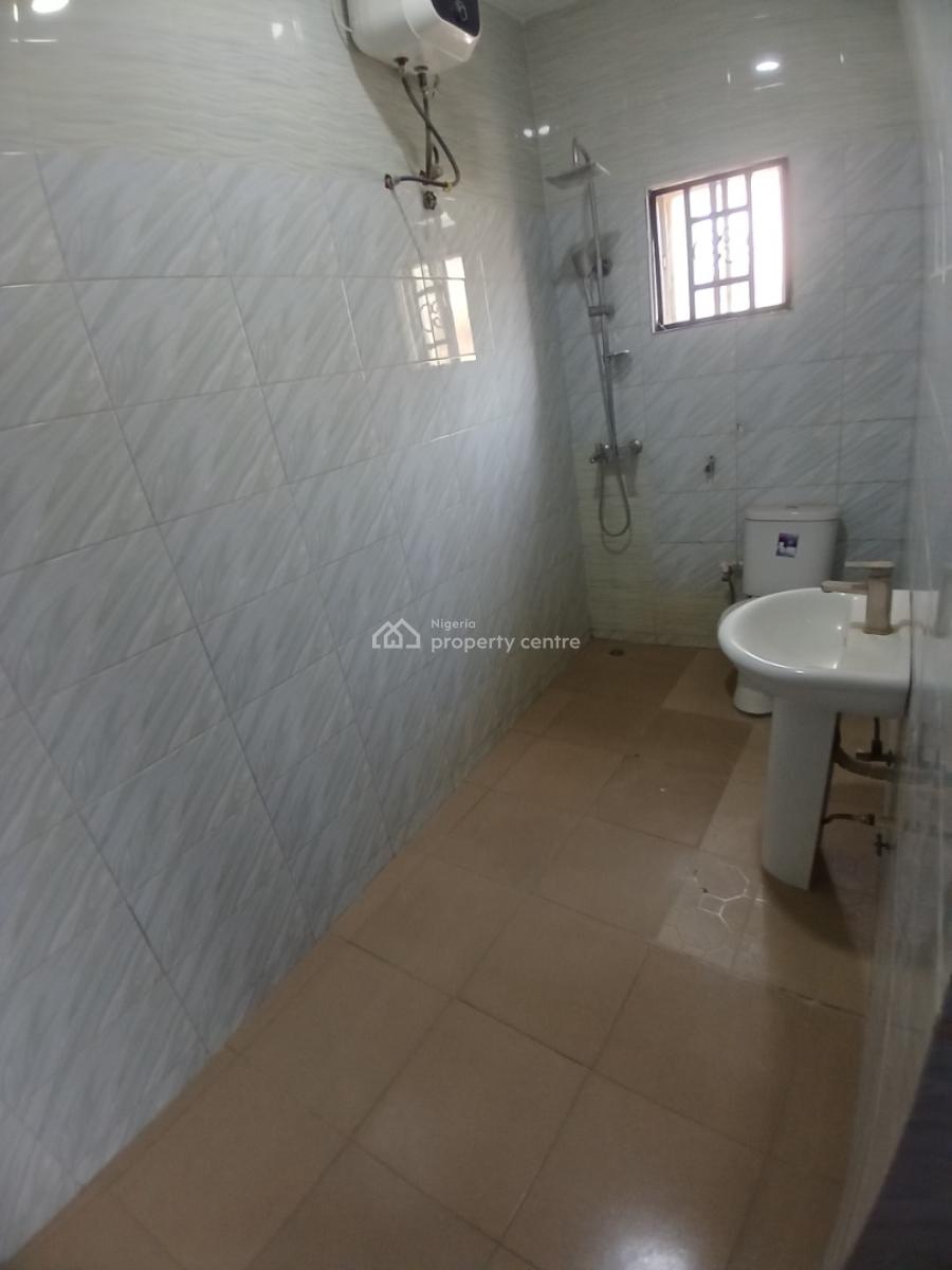 Well Renovated 5 Bedroom Terrace Duplex, Guzape Abuja Diplomatic Zone, Guzape District, Abuja, Terraced Duplex for Rent