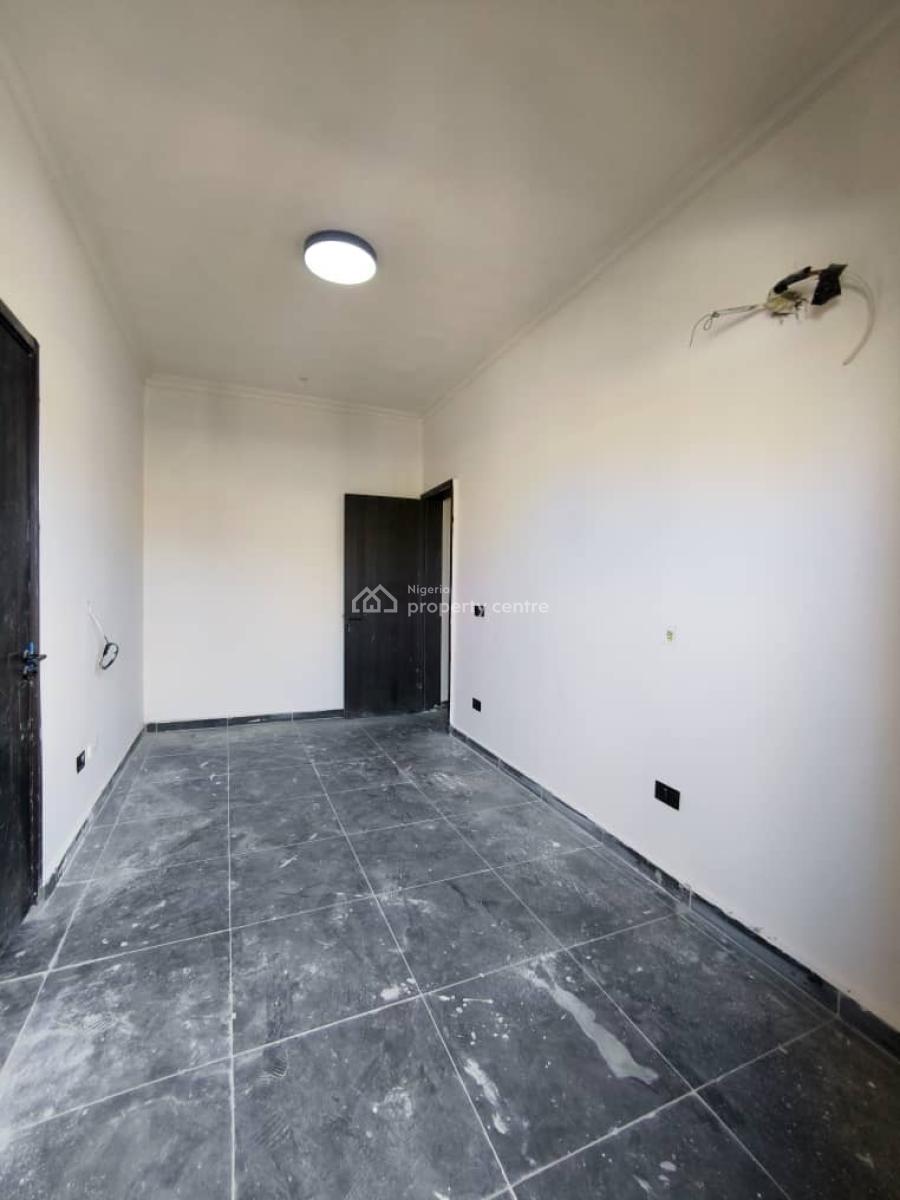 Serviced 1&3 Bedrooms Flats Upstairs with a Swimming Pool, Off Freedom Way Lekki, Lekki Phase 1, Lekki, Lagos, Flat / Apartment for Sale