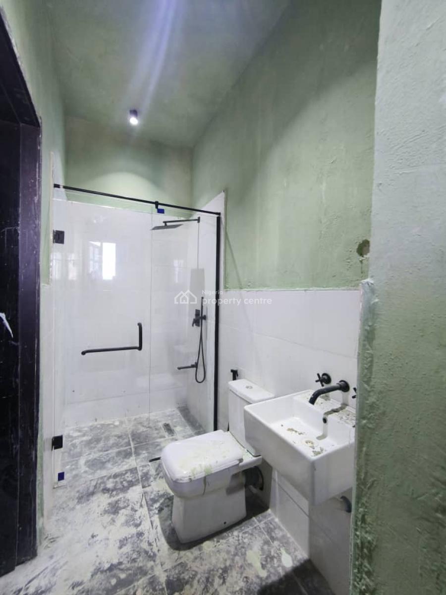 Serviced 1&3 Bedrooms Flats Upstairs with a Swimming Pool, Off Freedom Way Lekki, Lekki Phase 1, Lekki, Lagos, Flat / Apartment for Sale