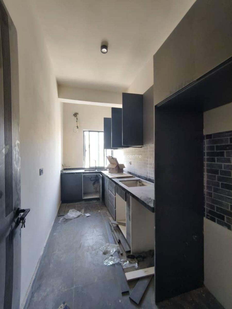 Serviced 1&3 Bedrooms Flats Upstairs with a Swimming Pool, Off Freedom Way Lekki, Lekki Phase 1, Lekki, Lagos, Flat / Apartment for Sale