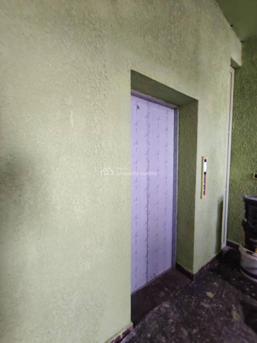 Serviced 1&3 Bedrooms Flats Upstairs with a Swimming Pool, Off Freedom Way Lekki, Lekki Phase 1, Lekki, Lagos, Flat / Apartment for Sale