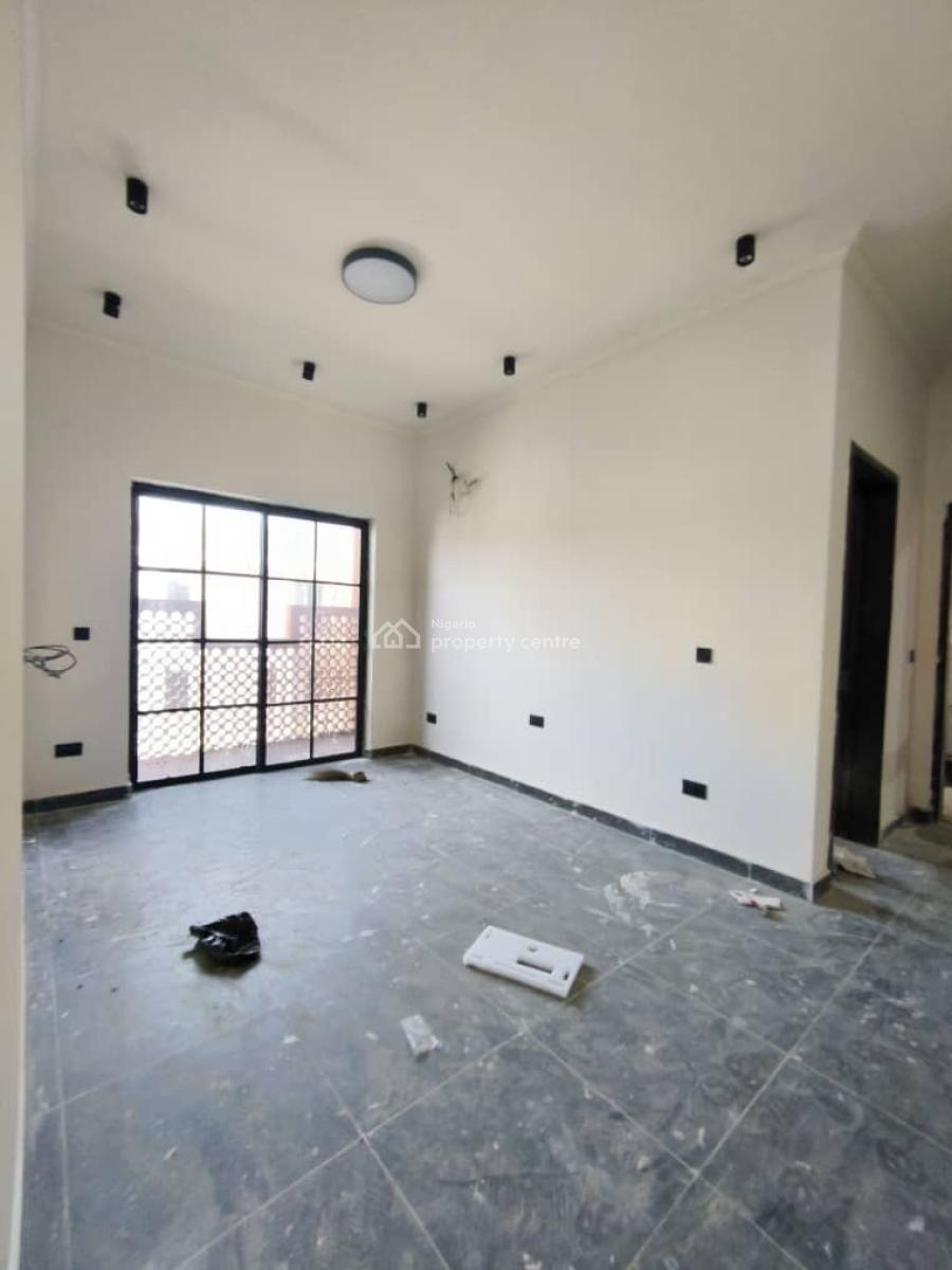 Serviced 1&3 Bedrooms Flats Upstairs with a Swimming Pool, Off Freedom Way Lekki, Lekki Phase 1, Lekki, Lagos, Flat / Apartment for Sale