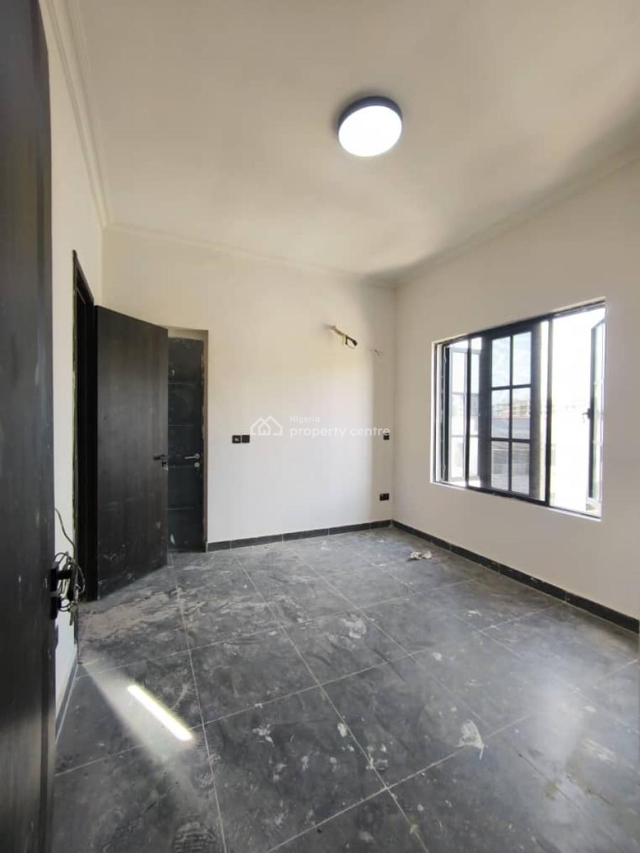 Serviced 1&3 Bedrooms Flats Upstairs with a Swimming Pool, Off Freedom Way Lekki, Lekki Phase 1, Lekki, Lagos, Flat / Apartment for Sale