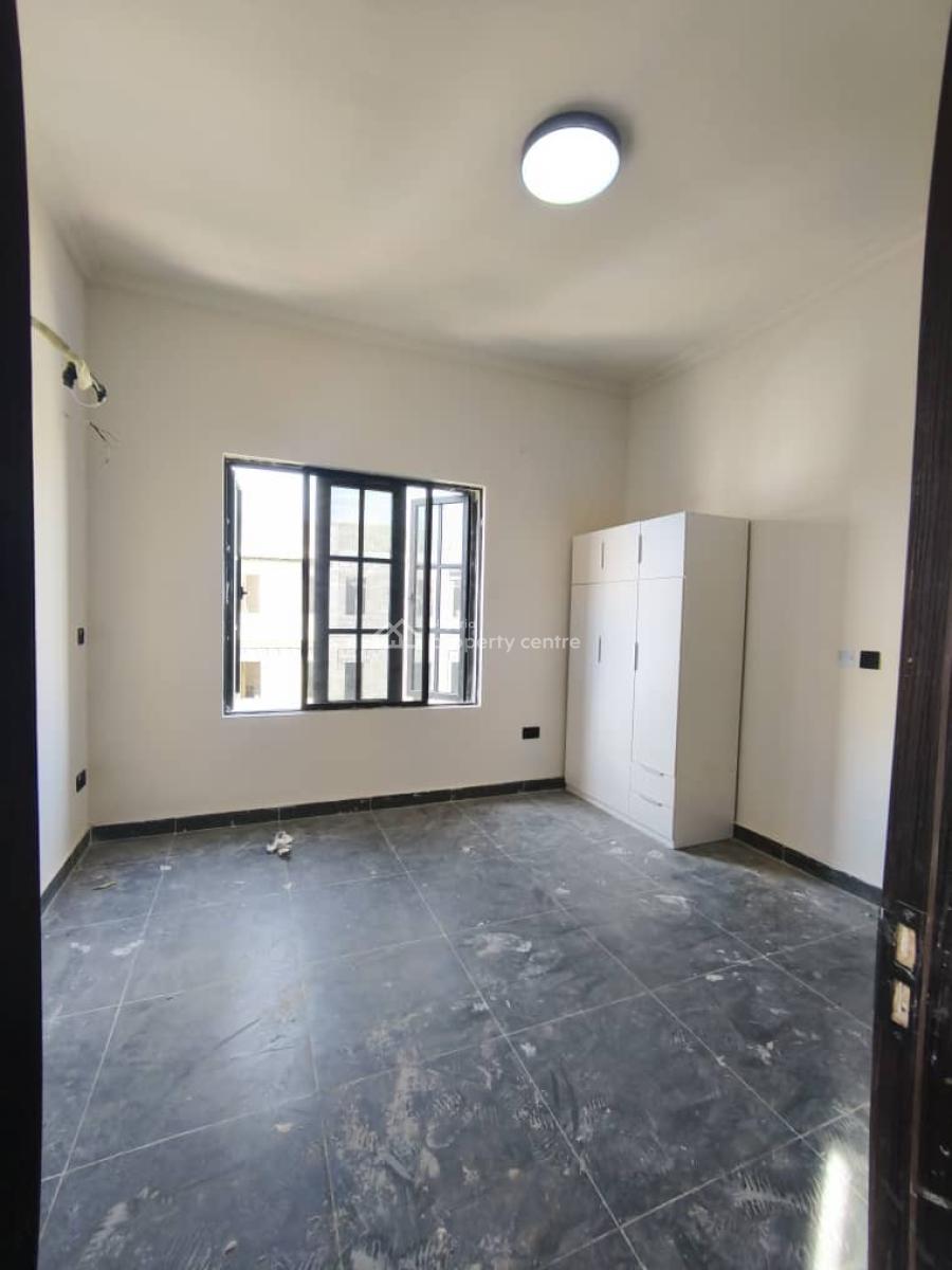 Serviced 1&3 Bedrooms Flats Upstairs with a Swimming Pool, Off Freedom Way Lekki, Lekki Phase 1, Lekki, Lagos, Flat / Apartment for Sale