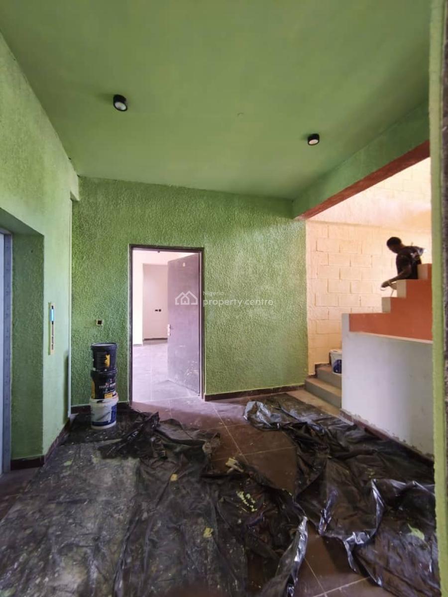 Serviced 1&3 Bedrooms Flats Upstairs with a Swimming Pool, Off Freedom Way Lekki, Lekki Phase 1, Lekki, Lagos, Flat / Apartment for Sale