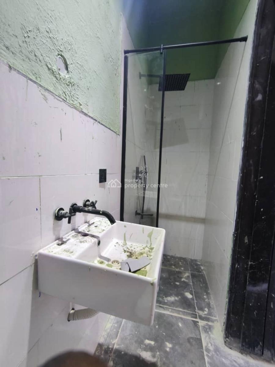 Serviced 1&3 Bedrooms Flats Upstairs with a Swimming Pool, Off Freedom Way Lekki, Lekki Phase 1, Lekki, Lagos, Flat / Apartment for Sale