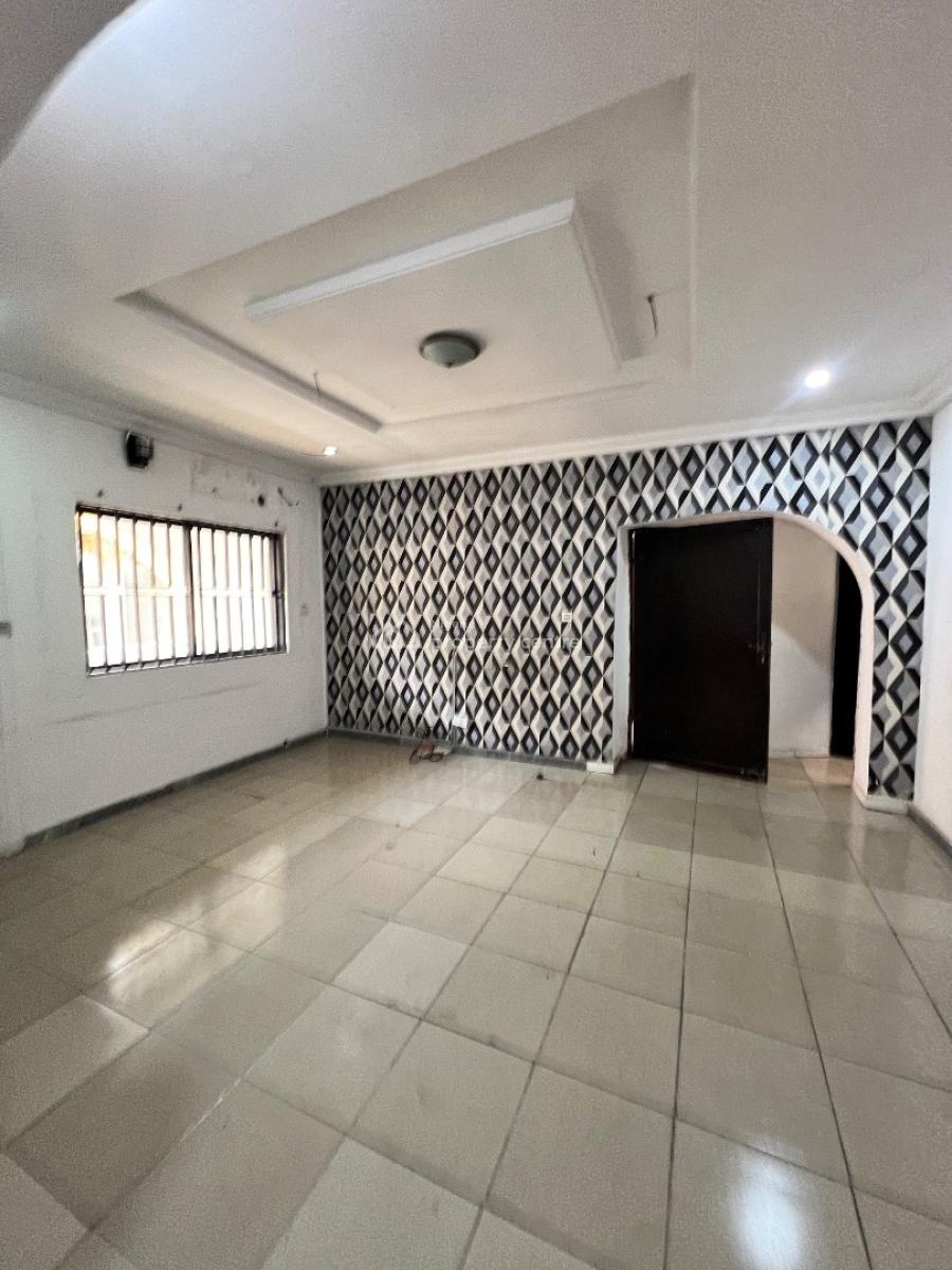 Spacious 2 Bedroom Apartment, Lekki Phase 1, Lekki, Lagos, Flat / Apartment for Rent