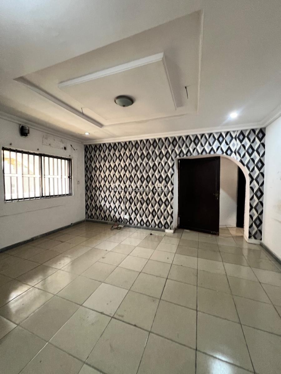 Spacious 2 Bedroom Apartment, Lekki Phase 1, Lekki, Lagos, Flat / Apartment for Rent