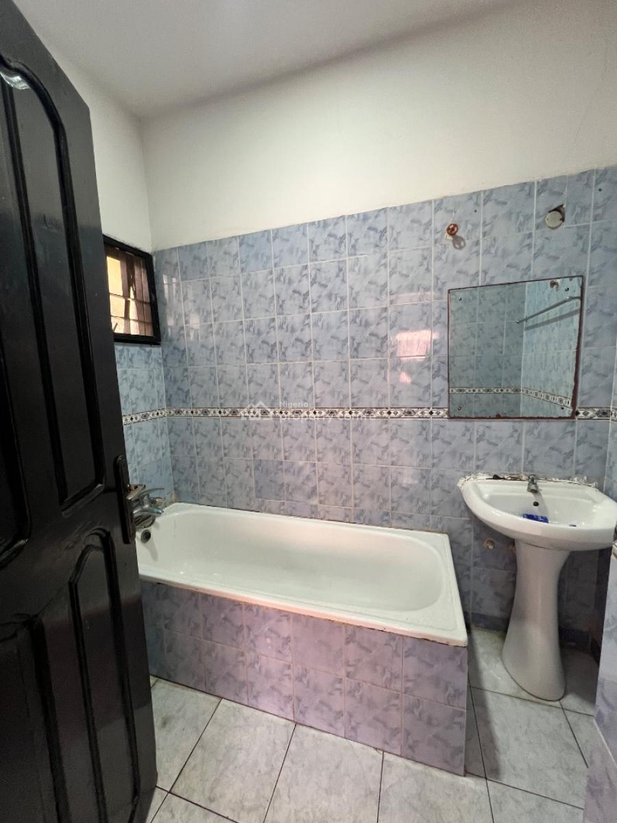 Spacious 2 Bedroom Apartment, Lekki Phase 1, Lekki, Lagos, Flat / Apartment for Rent