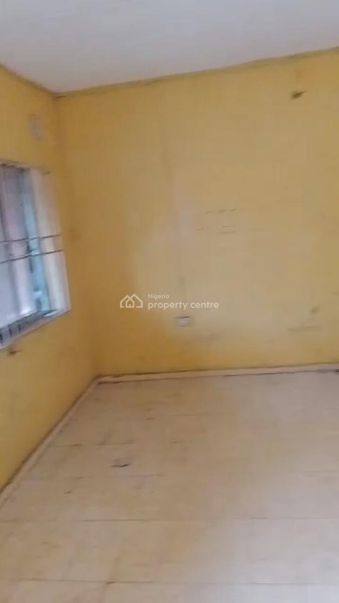 3 Bedrooms Spacious Apartment (1st Floor), Off Oba Akran Avenue, Ikeja, Lagos, Flat / Apartment for Rent