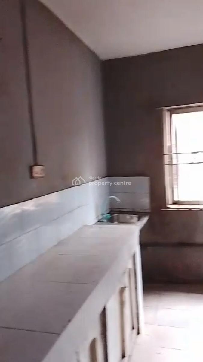 3 Bedrooms Spacious Apartment (1st Floor), Off Oba Akran Avenue, Ikeja, Lagos, Flat / Apartment for Rent