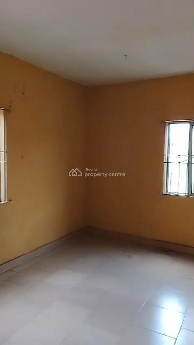3 Bedrooms Spacious Apartment (1st Floor), Off Oba Akran Avenue, Ikeja, Lagos, Flat / Apartment for Rent