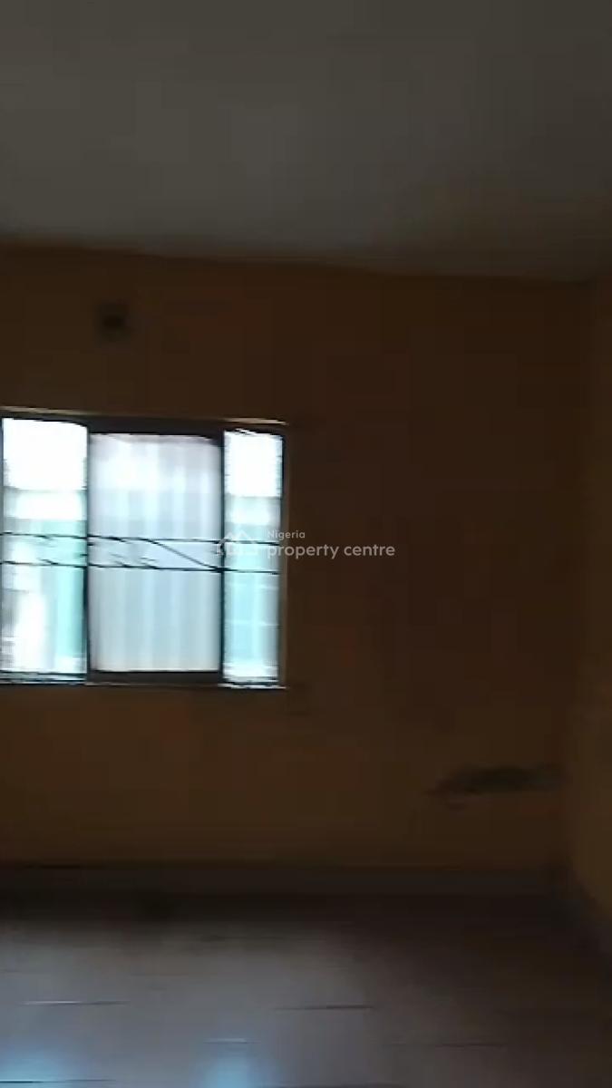 3 Bedrooms Spacious Apartment (1st Floor), Off Oba Akran Avenue, Ikeja, Lagos, Flat / Apartment for Rent