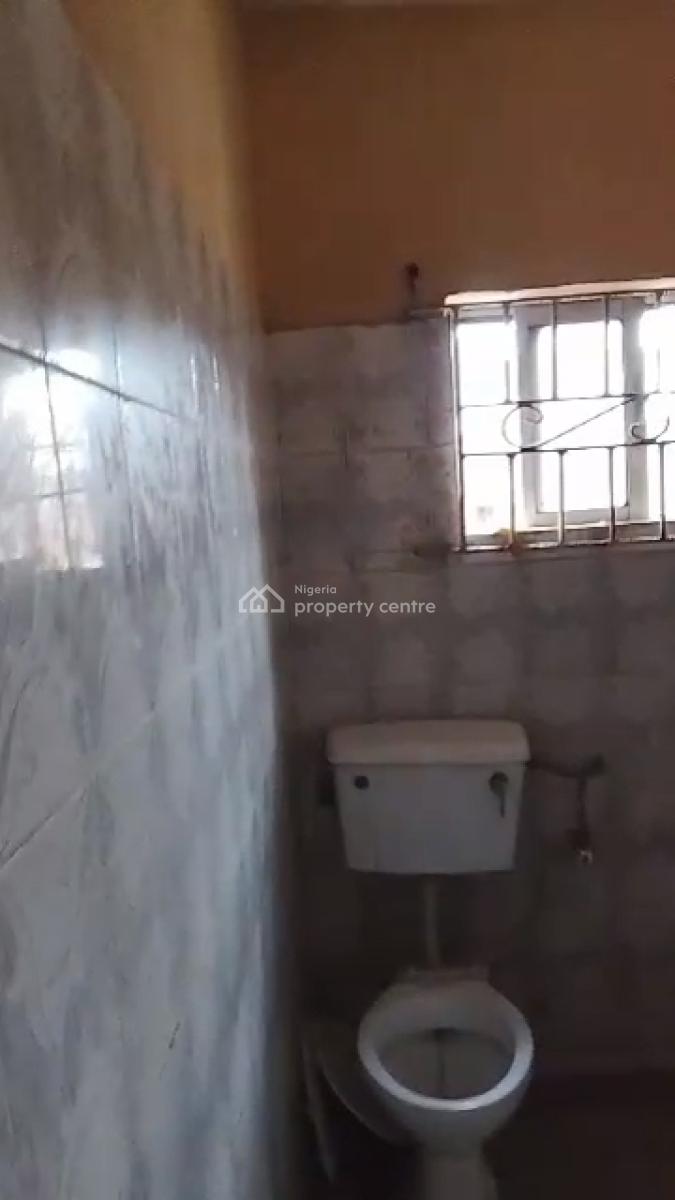 3 Bedrooms Spacious Apartment (1st Floor), Off Oba Akran Avenue, Ikeja, Lagos, Flat / Apartment for Rent