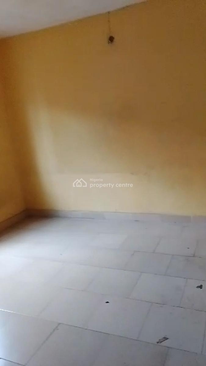 3 Bedrooms Spacious Apartment (1st Floor), Off Oba Akran Avenue, Ikeja, Lagos, Flat / Apartment for Rent