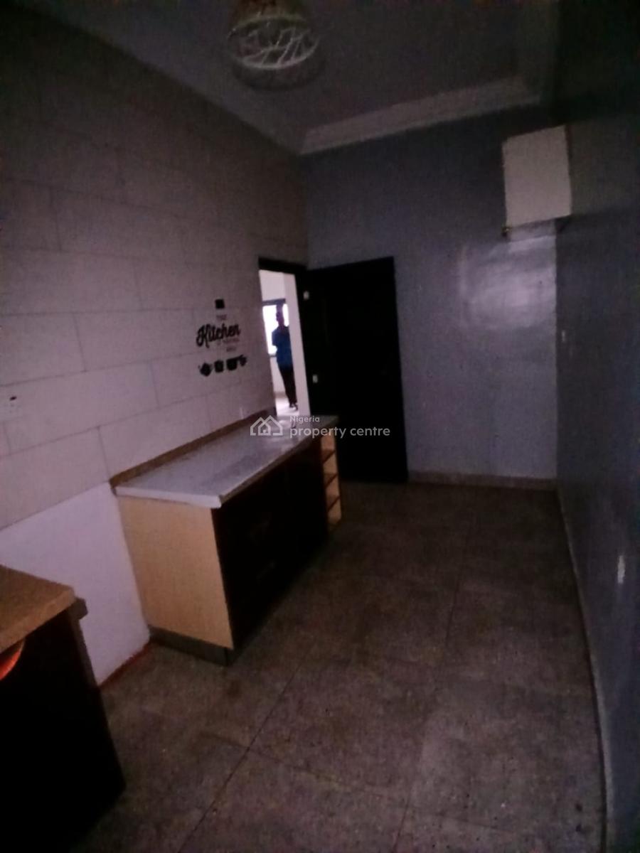 Spacious Self Service 3bedroom Flat, Off Admiralty Way, Lekki Phase 1, Lekki, Lagos, Flat / Apartment for Rent