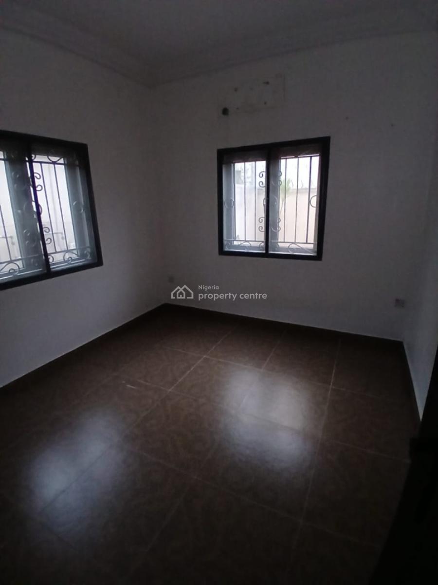 Spacious Self Service 3bedroom Flat, Off Admiralty Way, Lekki Phase 1, Lekki, Lagos, Flat / Apartment for Rent