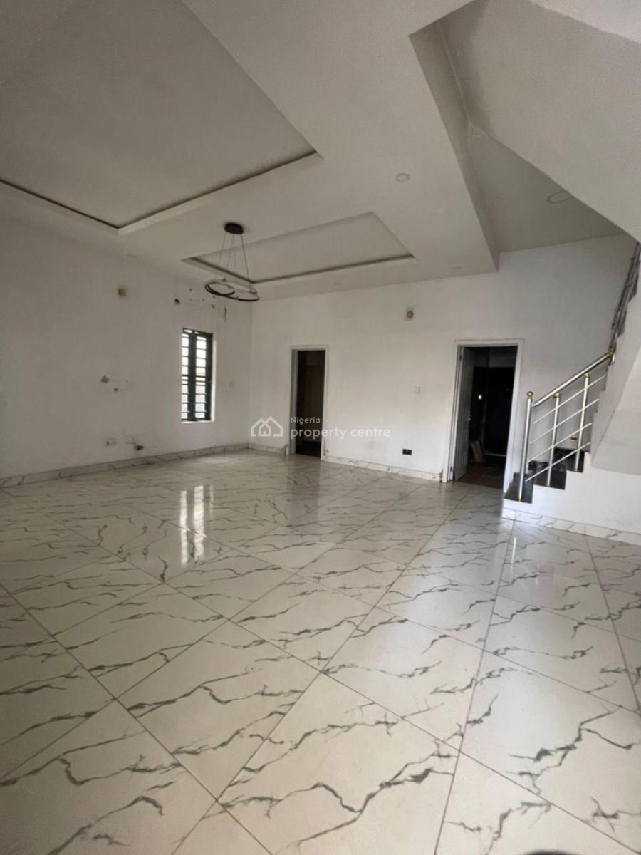 Distress 4bedroom Duplex, Ikota, Lekki, Lagos, Terraced Duplex for Sale