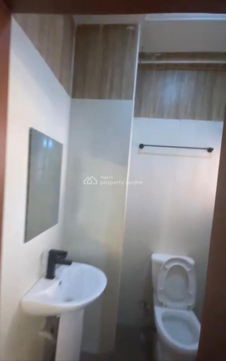 Luxury Furnished 2bedroom En-suite Flat, Tarred Road, Wuye Main, Wuye, Abuja, Block of Flats for Sale