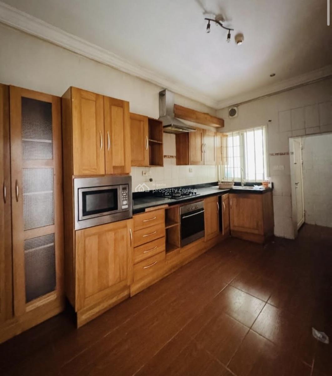 *well Built Three Bedroom Apartment with Bq, Banana Island Ikoyi, Banana Island, Ikoyi, Lagos, Flat / Apartment for Rent