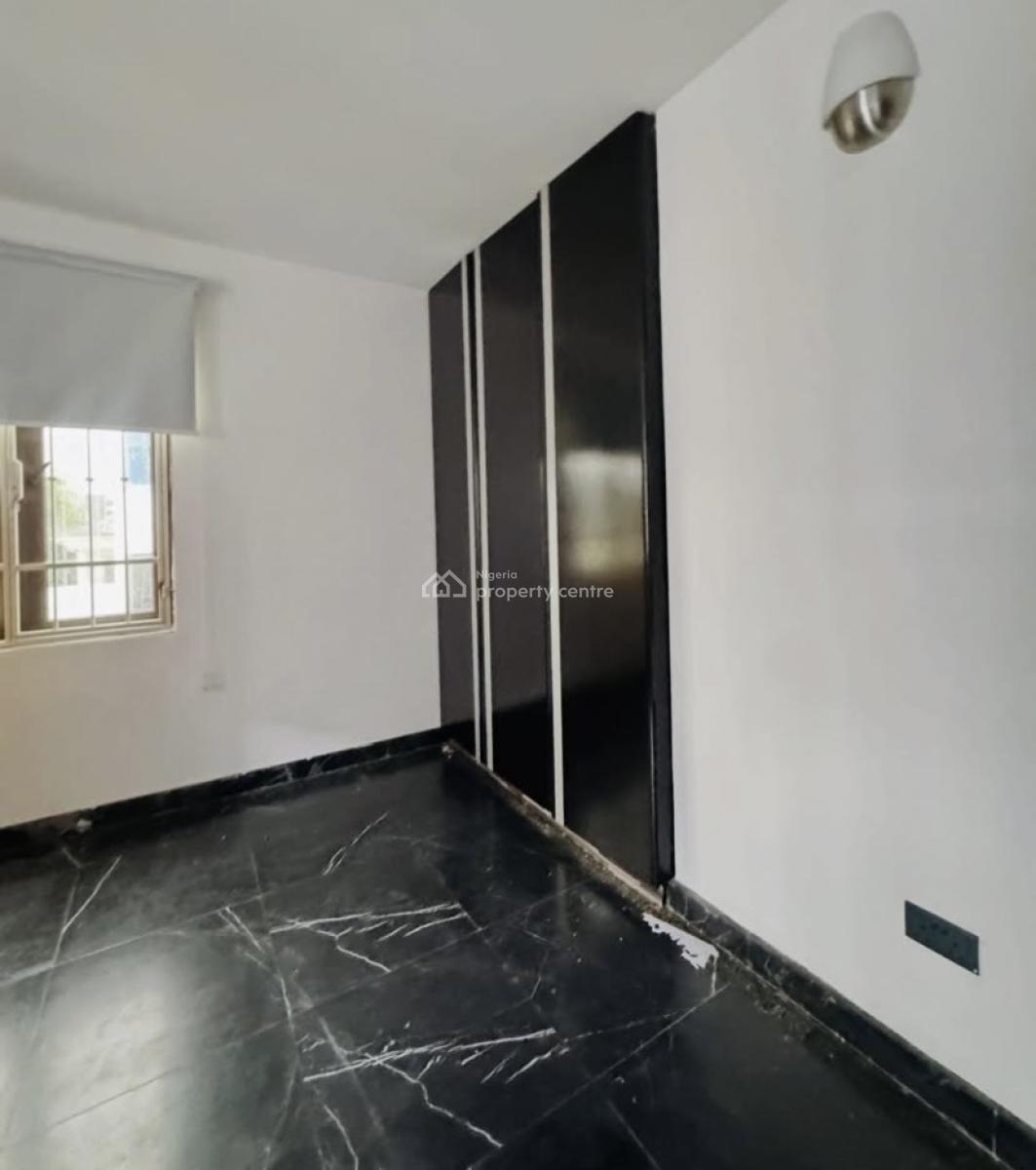 *well Built Two Bedroom Apartment, Banana Island Ikoyi, Banana Island, Ikoyi, Lagos, Flat / Apartment for Rent