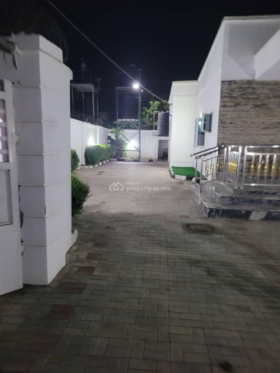 Luxury & Well Furnished 4 Bedroom Bedroom Bungalow, Light City Estate Airport Road, Sabon Lugbe, Lugbe District, Abuja, Detached Bungalow for Sale